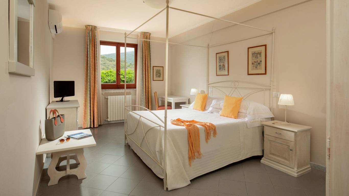 Hotel-Residence-Valle-del-Buttero-Capalbio-Camere-2021-Matrimoniale-Doppia-Letto-2