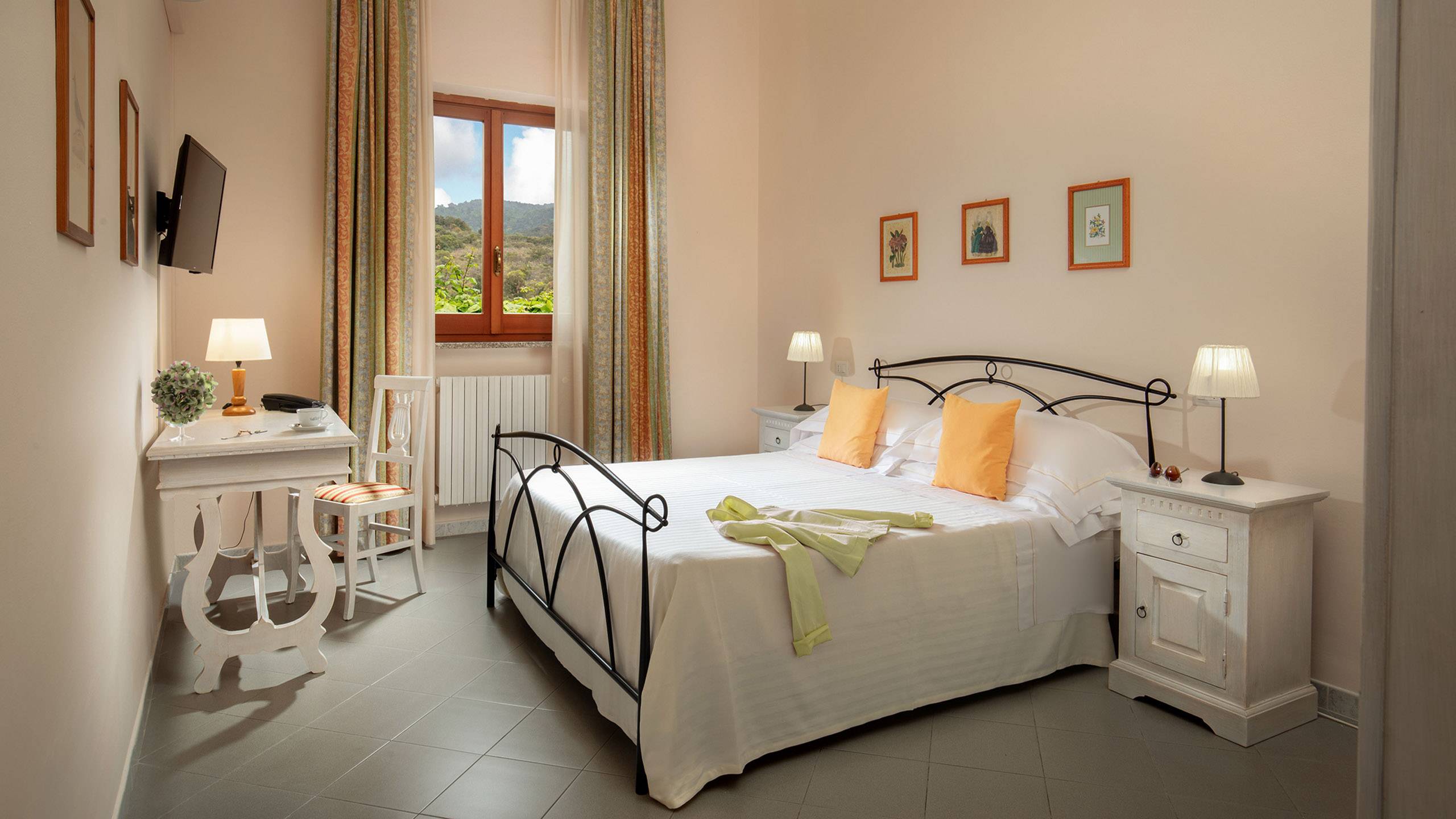 Hotel-Residence-Valle-del-Buttero-Capalbio-Camere-2021-Matrimoniale-Doppia-Letto-1